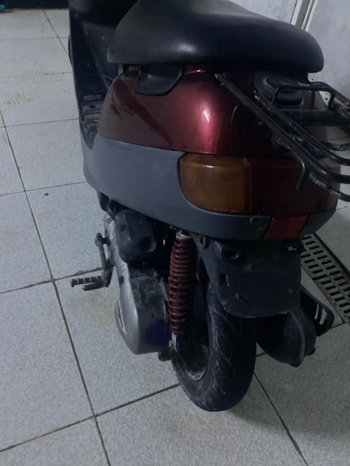 سلام عليكم دراجه بطه /60للبيع   ما مفتوحه مكينه خرسه  هندر وسلف فقط  عداد واشاير  وكيج ما يشتغلن سعر 275قفل  عنوان حله مركز المدينه كراج /لموحد رقم ***********
