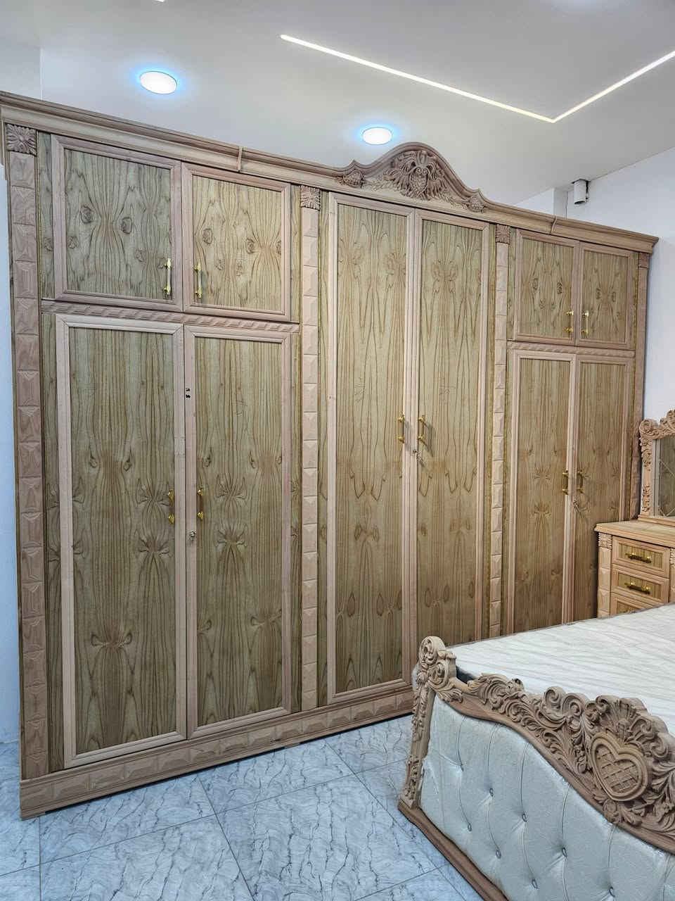 #بالتقسيط_بالتقسيط # بالتقسيط المريح 
غرفة ستة ابواب شغل ثقيل 
تاج زان مصري مع هدية دوشك 🎁 
 صبغ حسب الطلب والدوشمة حسب الطلب 📢
مصاطر زان الغرفة داخل خارج صاج 🔥
دنكة من النوع الفاخر الغرفة كلها توج زان🆕️
   للاستفسار/***********/***********
***********
