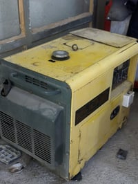 للبيع مولد كاما نضيفه ستخدام قليل 25 امبير 07830973434