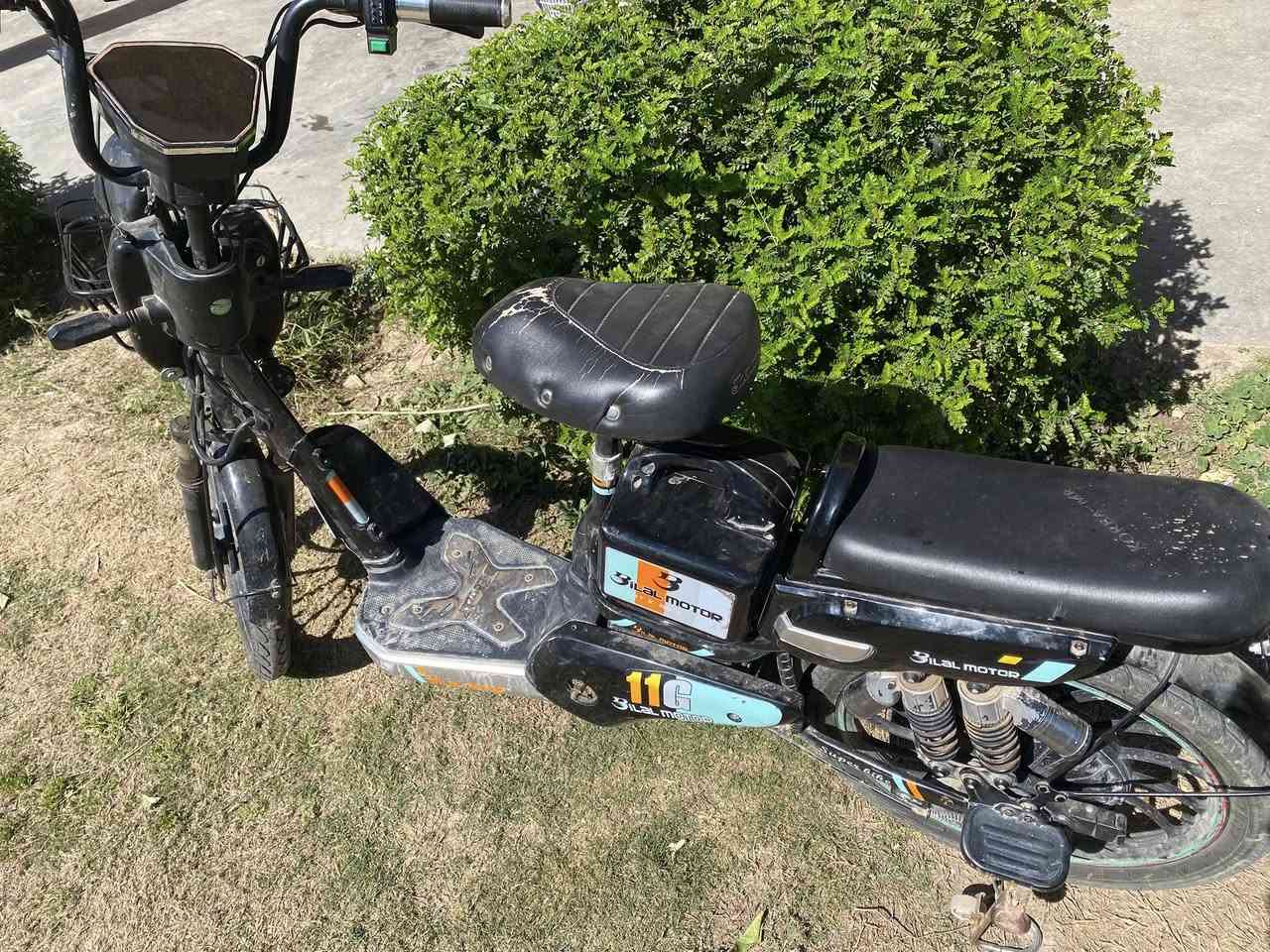 دراجه للبيع شحن حجم 20 دراجه مستعمله قليل بطاريات خير من الله سرعتها 60 بلوتوث شغال دراجه نضيفه اناره وره وكدام شغاله اشاير شغاله 
السعر 250 وبيها مجال للشراي


**إذا كنت صاحب هذا الإعلان وتريد حذفه لأي سبب، رجاءا أرسل رسالة إلى الدعم الفني**