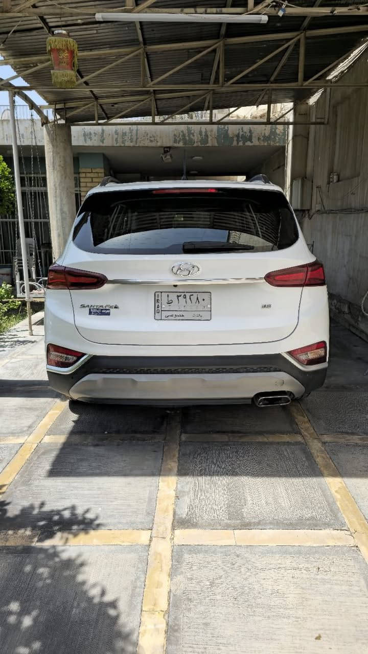 سنتافي خليجي ٦ سلندر ٧ راكب محرك ٣٥٠٠ موديل 2020 السيارة ماشية 100 الف
_تشغيل عن بعد
_صندوق كهرباء ذكي يفتح عند التقرب من السيارة 
_حساسات امامي خلفي 
_ويل كب 19
_تشغيل عن بعد 
_3قطع تبريد 
_4نظام قيادة
_شاحن واير ليس 
_انارة لد بل مراية والمقبض 
_مري شفط 
_شاشة ابل كار بلي 
_تريد بيانو منفصل 
_كشنات كهرباء 
_ثلاجة 

السيارة مكفولة كفالة عامة عادة بارد اقل الشبر باب السيايق ومسوي بيدي ار 
مكان السيارة اليرموك 4 شوراع 
 *********** وبي وات ساب
