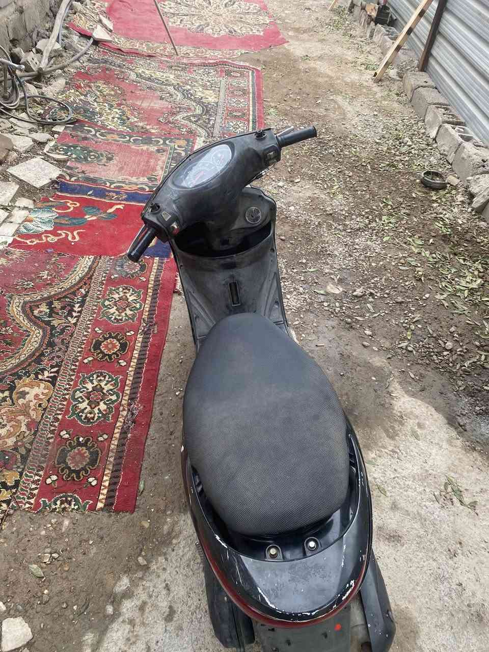 سلام عليكم دراجة بريز نضيفة شغالة نكرة مجفتة جديد شلعة ومعدل ترايك العفج نقصها بس كهربائيات شوية ينرادلها ترتيب 
السعر ٣٥٠ وبيها مجال بصيط حك الجية 
مكاني بغداد الشعلة وهذا رقمي ***********
