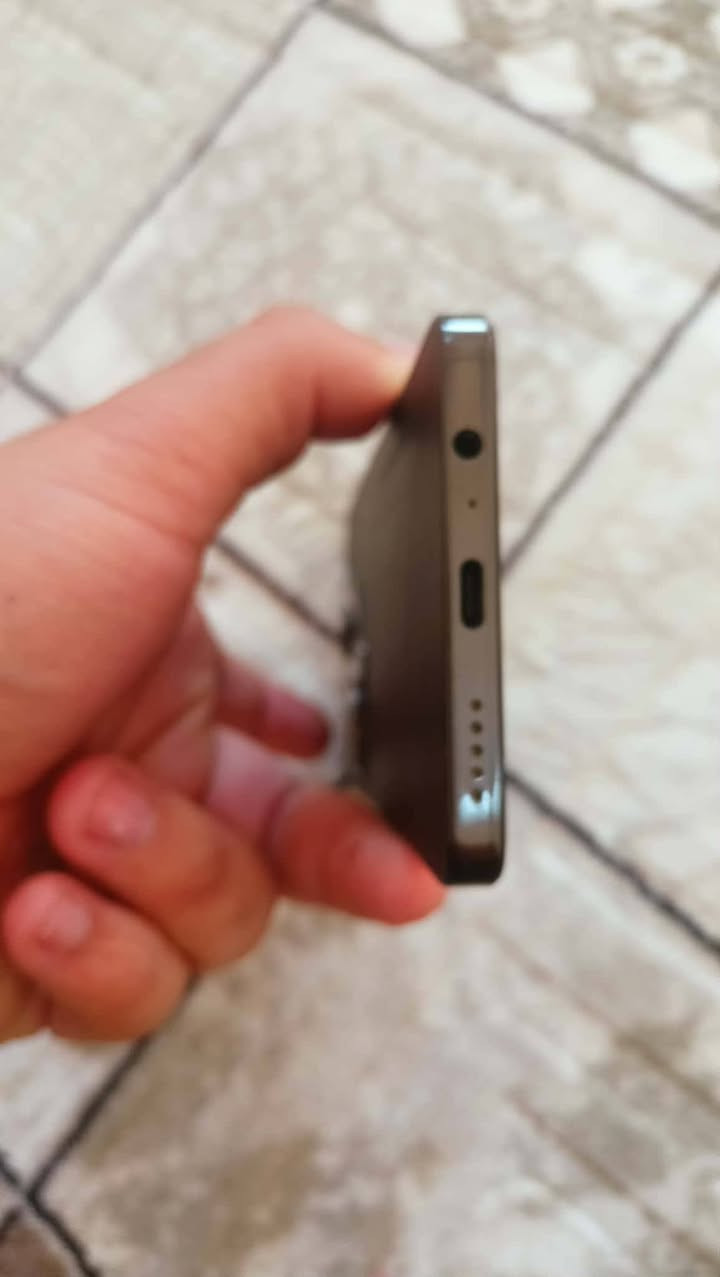 سلام عليكم
للبيع جهاز تيكنو كامون 20 برو 5g 
جهاز نظافة 100% 

معالج دايمنستي 8050 5g

لمحبين الألعاب 120 فريم في معظم الألعاب 

ببجي 90 فريم 

تصويره ممتاز 

سعره 170 ألف قفل قفل قفل🔒 شراي راسلني واتساب ***********
