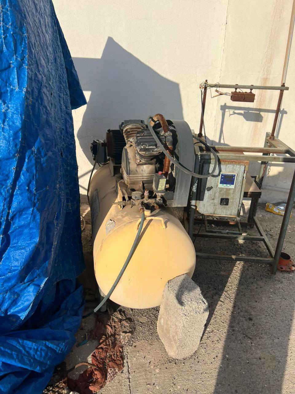 سلام عليكم اخوان عندي معمل مال كلينس البيع موجود كل الغراض ويا الستفسار اكثراتسل علا رقم ***********واتساب هم موجود
