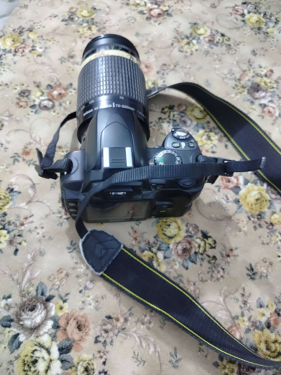 للبيع كاميرا نيكون بسعر مناسب
مع جنطة ورام وكيبل نقل الصور 
عدسه رياضي 
***********
المكان ديالئ لا يتوفر توصيل عندك توصيل هلا بيك
