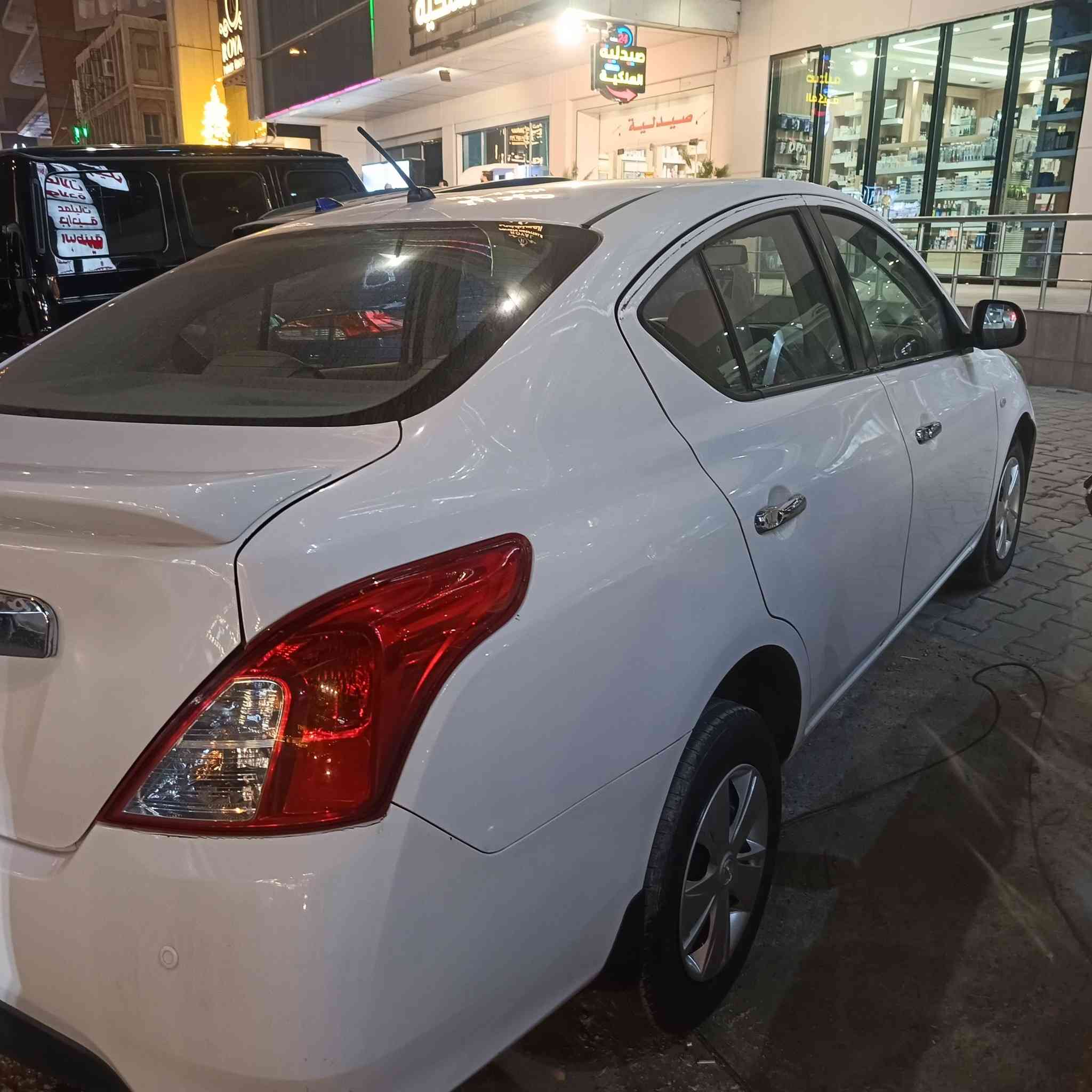 سني2020 رقم بغداد ماشيه 123 مكفوله من صبغ بيه بارد قليل مكانين ابليته لون ازرق سعر 110 وبيه مجال قليل ***********
