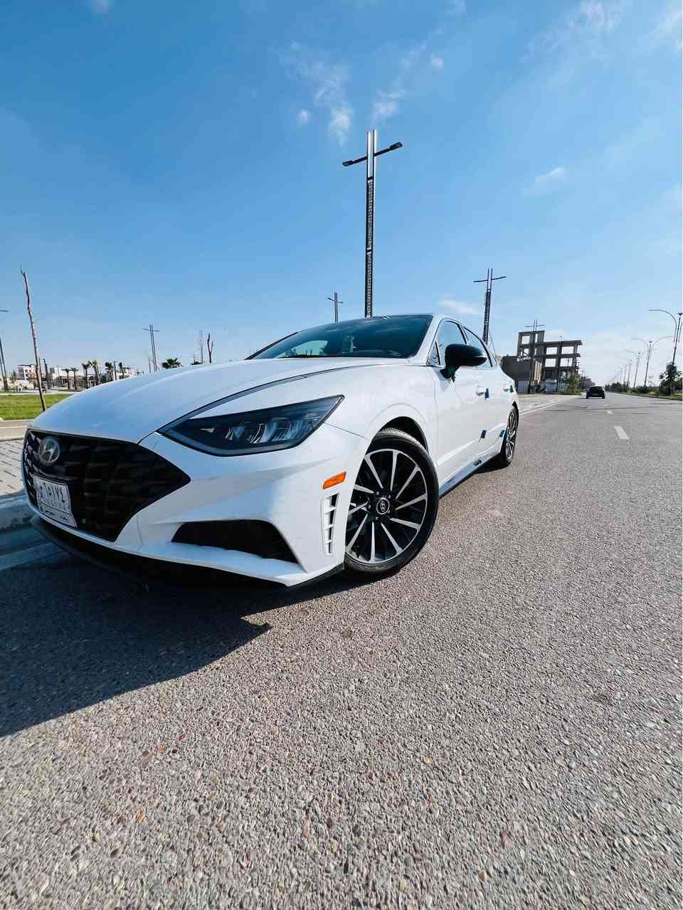 ‏سلام عليكم سوناتا 2021 لون أبيض صدفي سيارة حلوة وجديدة رقم بغداد معوقين السنة الجاية أصير حرة عندي وكالة عامة يعني أنا احول لك مكان السيارة بصره معقل سيارة فول مواصفات سوناتا موجود بل منشور الضربة بس باب ضربة أمريكا موجودة صور داخل منشور السيارة فوق مواصفات السعر 165 رقم الهاتف *********** ￼ البصرة, العراق
