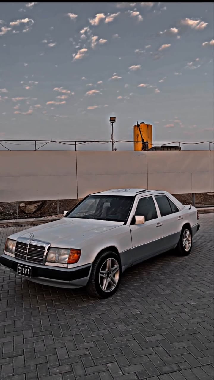 مارسیدز E 300 
گێڕو مەکینەی بەشەرت
مەکینەی بەتەی VVt 2500
گێڕ ئۆتۆماتیک 
مۆدیل1988ئەوالیات بەشەرت
سعری 29گەڵاوکەمێ ماعمەلە
بۆزانیای 📞***********

شوێن کەلار كالار, السليمانية
