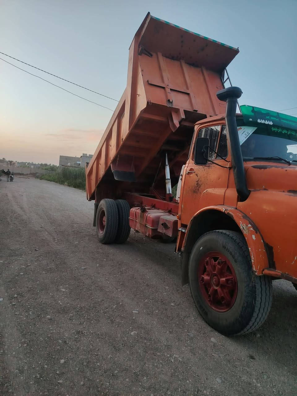 السلام عليكم مان موديل 82 بلا ادي مكفوله من كلشي  رقم بغداد سنويه 27 ديالى  ***********
