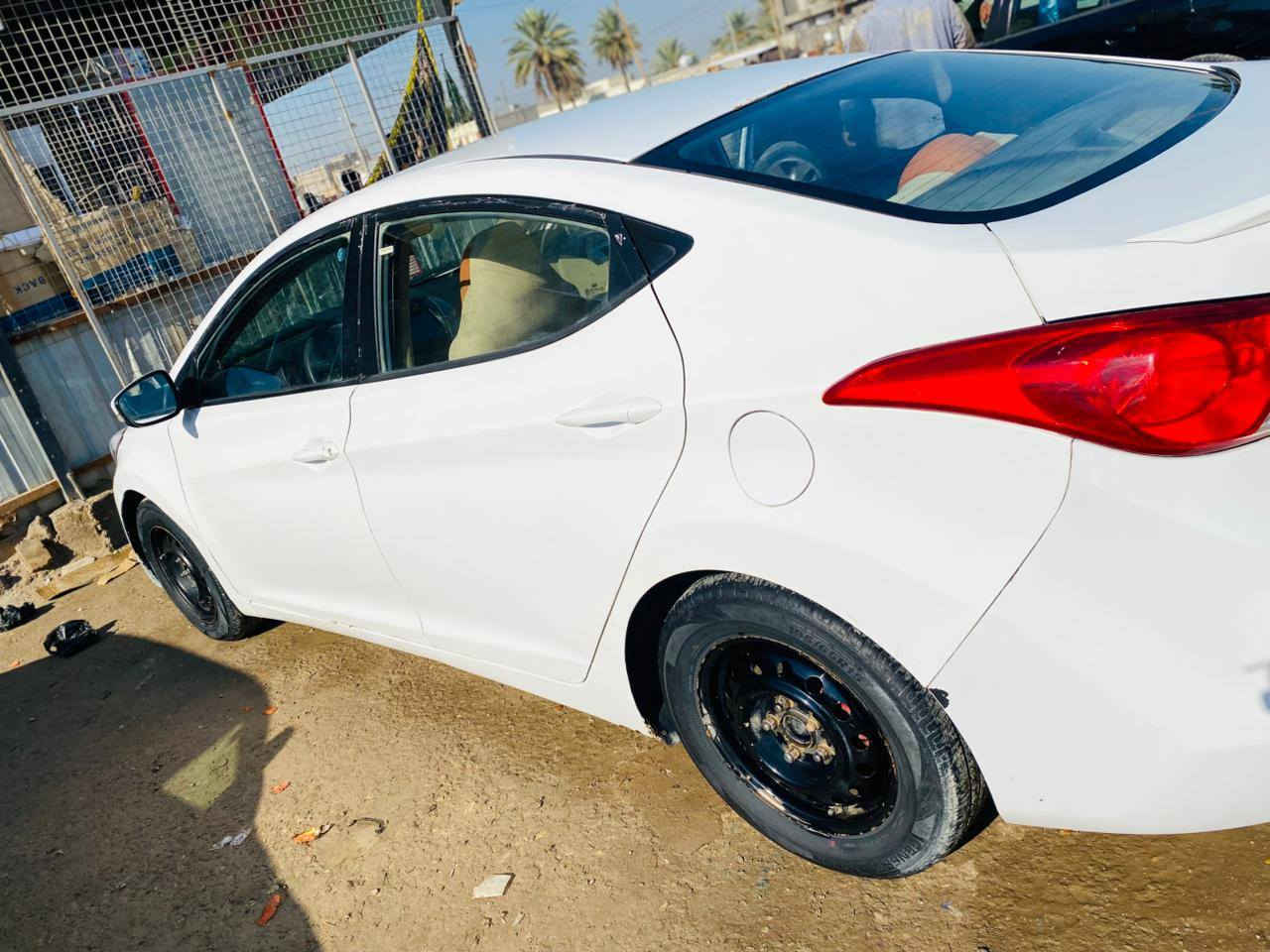 السلام عليكم النترا موديل 2013 رقم بابل تحويل مباشر مكينه 1600 كير ومكينه مكفول حداديه فول شاشه فقط فتحه سقف مابيه ملاحظه بيه صبغ بلجه اليمنه باب عكس السائق وجاملغ خلفي السعر 95 وبيه مجال قليل المكان ديوانيه المركز رقم الهاتف *********** 
***********
