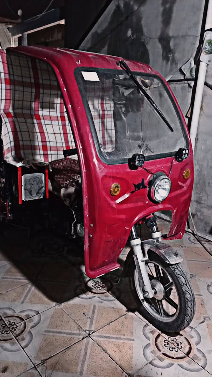 السلام عليكم ستوته  للبيع مرقمه تحويل بسمك ثاني يوم موديل 21 عليه محرك 2026لبارحه شاده ستوته نضيف مال بيت كهربائيات شغال كله ماناقصه كلشي سعره مليونين و750  ....رقم *********** واتساب موجود هم مكان كركوك
