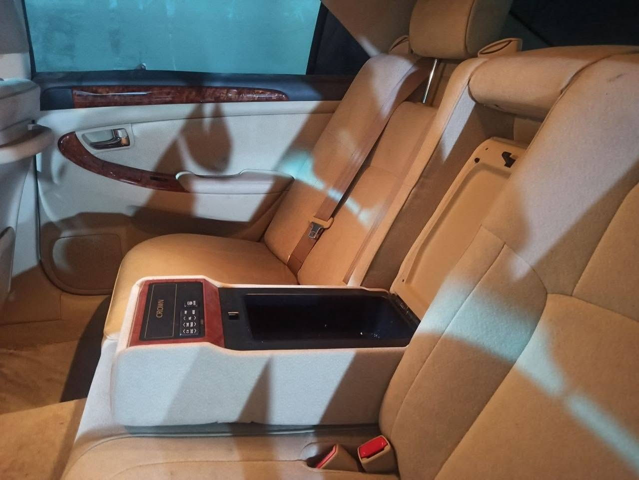 السلام عليكم شاهينة للبيع 
كصة قمارة فقط قمارة ادوات 
تحوير نجف فوك وجوه شرط كفالة تجي وتفحص
كفالة كير ومكينة وكهربائيات والله ربع ما تصرف عليها جاهزة 
يشهد الله حدادية جديدة توني كملتها الها كاملة
السيارة موديل 2005 خمسينية فول مواصفات عدا الفتحة
برده خلفيه بلاديه 
شاشة وكاميرا وكشنات كلها كهرباء 
 باتري جديد بالجيس 
وتايرات جدد الله شاهد توني مبدلهم ذاك الاسبوع وعندي الوصل
بيها كم ملاحظه بالكفر كلش بسيطات موضح بالصورة
ادوات بدون رقم مكان السيارة البصرة 
السعر 49 ورقة 
وموجود واتساب الشراي يتصل وأنه خادم ***********  
واذا ماعندك رصيد رمش وأنه اتصل عليك
