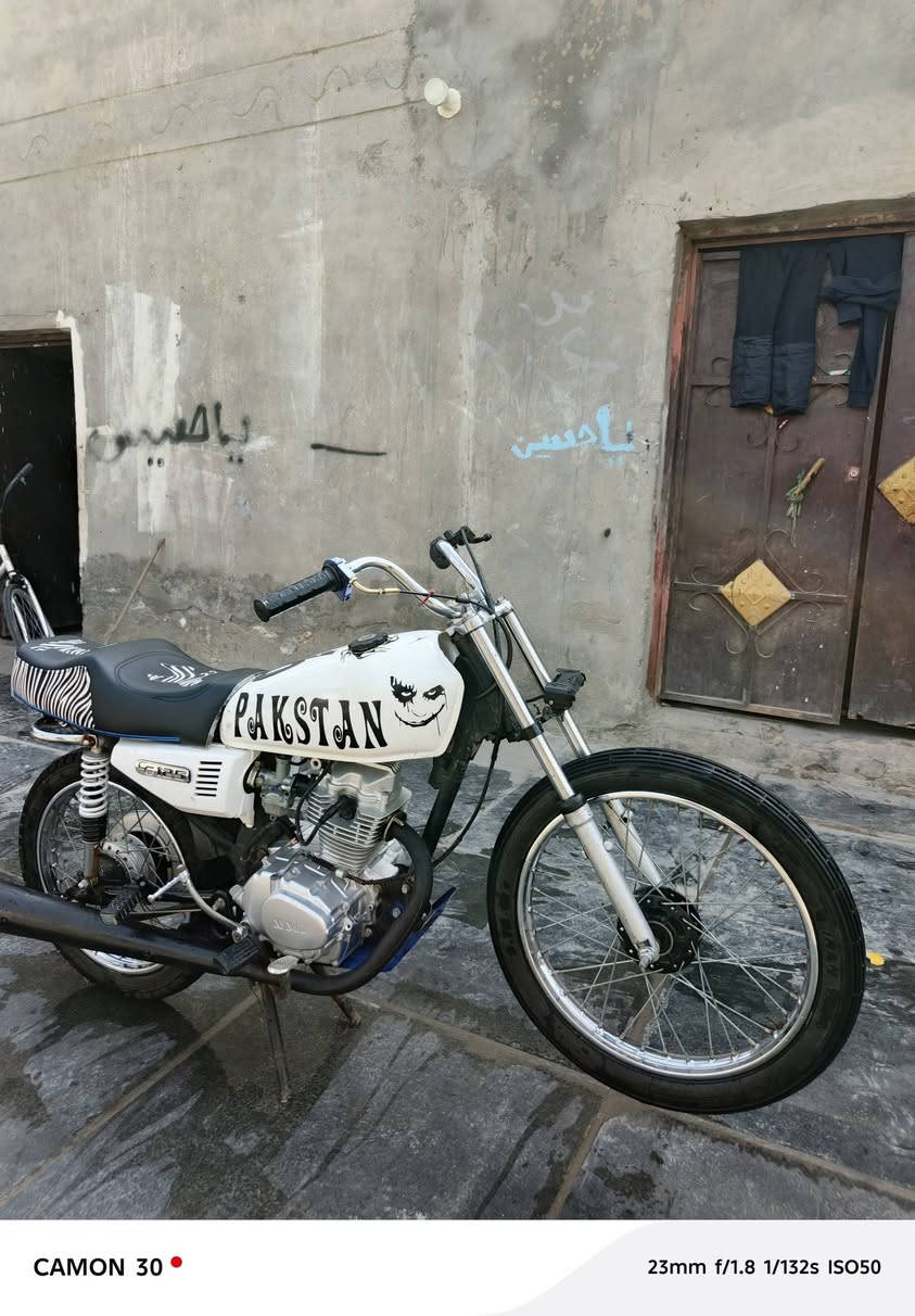 سلام عليكم دراجه البيع دراجه وراق شاصي تايكر 21او غراض كله جديد كدام عينك سعر 450
او بيه مجال قليل  رحمه الهله ال ما  يشتري الا يتعبني مكاني دوانيه ع طريق دغاره رقمي ***********
