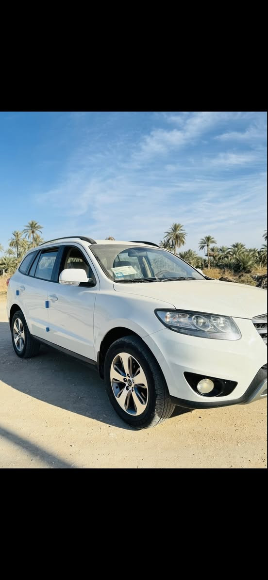 السلام عليكم ورحمة الله وبركاته سنتافيا موديل ١٢ مواصفات الشركه العامه معروفه مواصفاتها كفاله عامه من كلشي بسمي رقم بغداد مشروع وطني مكانها بابل سياره جديده ماشيه ١٣٠ بيها شخط فقط بيع او مراوس حسب القناعه *********** ***********
