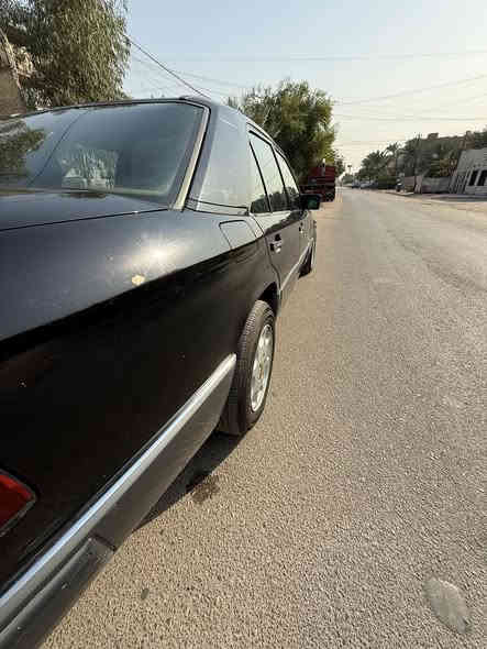 دب موديل 91 محرك 300 عنكبوت موصفاتها معروفة والسيارة على أيد وحدة سعرها 65 وبيها مجال 

***********
