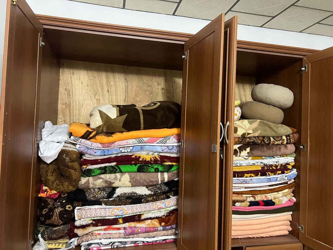 سڵاو هاوڕێیان، دووفەرشی 3*4 هەردوکیان 60 هەزارو مامەڵە، مێزی تەلەفیزیون 70 هەزارو مامەڵە، مەعرەزی نوێن و جل وبەرگ دانەی 300 هەزارو مامەڵە ،  بابەتەکان شتی باش و ئەسڵن کام بەکارهاتوون ماڵی دۆستن... السليمانية, العراق


**إذا كنت صاحب هذا الإعلان وتريد حذفه لأي سبب، رجاءا أرسل رسالة إلى الدعم الفني**