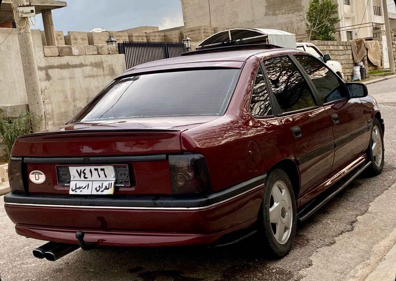 موديل 1992 شكل گؤراوه بو 1995
فول فول مواصفات / شغال جام كهربائى ده بل گزؤز ده بل فه قاز ده بل ئيرباگ قفل مه ركه زى لايد هه لقه و زينون به گلايت سپؤرت ويل بيلاد 1995 گير اوتوماتيك سيدى شاشه په رده ى دواوه بيلاد ئيستوپ ABS  و زؤر مواصفاتى تر هتد…. 
مه كينه ١٨ و اوتوماتيك 
گير مه كنه ته قه ره قه به شه رت به شه رتى وه ى له گه ل بيكاشو فه رقى پى نه كه يت چوار تايه م تازه بو گؤريوه اصلى ماركه ى GREN MAX سه يار كه هى مه عره ز نيه هى ماله وه يه دار و به ردى به شه رت به شرت هه واى تايه ش يه ك قياس نه بو نه ته وى 😂♥️ 
برا معرض چى و چه رچى نامه ى نه نيرى ره جائه ن 
به ناو كردن به شه رت 
ليدران و خايس و رزيوى هيچ هيچ نيه به شه رت 
بؤ زانيارى زياتر ( سفر حه فسه دو په نجاو يه ك  حه فسه تو چلو شه ش حه فتاو حه فت چلو حه فت ) <***********>
