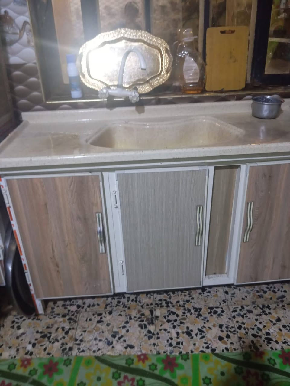 كاونتر للبيع
معه سنك وملحق 
نضيف 
السعر650وبيه مجال


**إذا كنت صاحب هذا الإعلان وتريد حذفه لأي سبب، رجاءا أرسل رسالة إلى الدعم الفني**