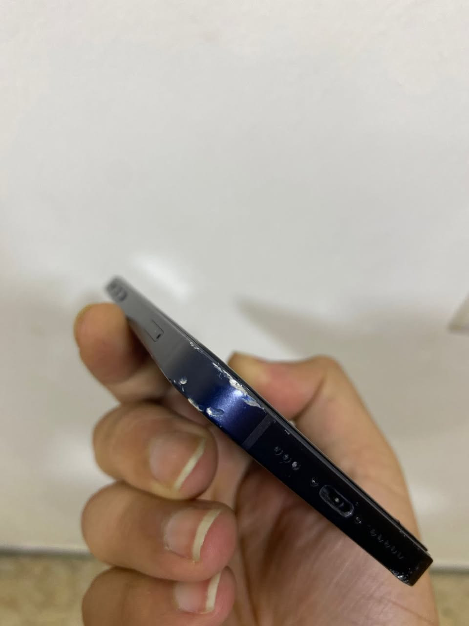 موجود آيفون 12عادي لون اسود ذاكره 128 بطاريه كارتونه موجوده  77‎%‎مستعمل مستخدم فيس آي دي واكف سعر 450 نسخه شرق اوسط نموذج A حواف مضرر مزلغ من أطراف 
رقمي ***********
