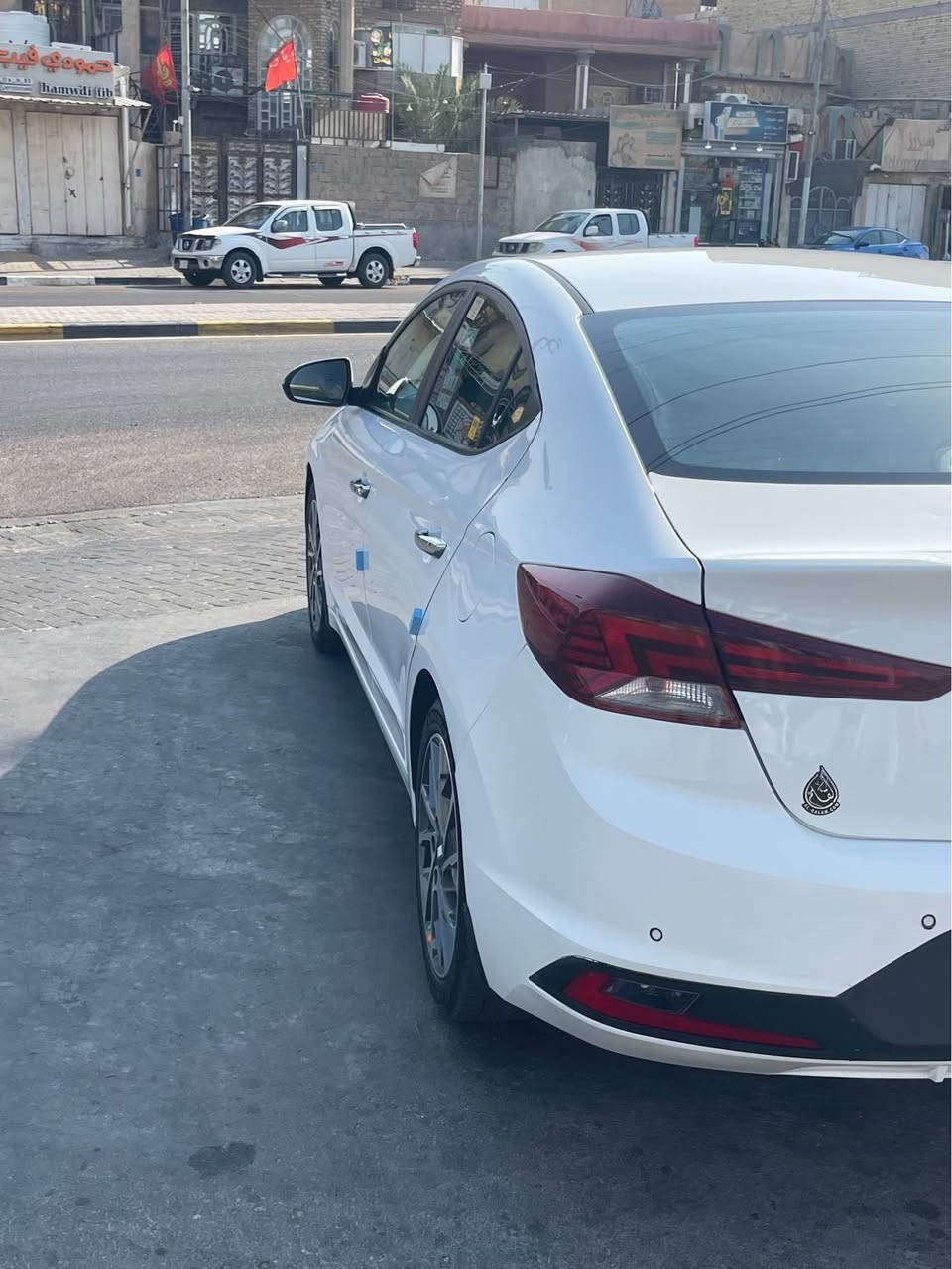النترا ١٩ خليجي فول مواصفات 
سياره جديده استخدام شخصي 
🔹منضومة تبريد جديده 
🔹تخم تاير 
🔹مري شفط 
🔹حساسات امامي خلفي 
🔹لد امامي نهاري ليلي 
🔹شاشه اندرويد اصلي 
🔹٣ انضمة قياده 
🔹تبريد قطعتين 
🔹فتحه 
🔹بصمتين تشغيل 
🔹ماشيه ١٣٥
🔹رقم اربيل سنويه جديده لل٣١ 
للأستفسار ☎️***********
السعر ١٥٤ بيها مجال بصيط
عنوان بصره حي المهندسين البصرة, العراق
