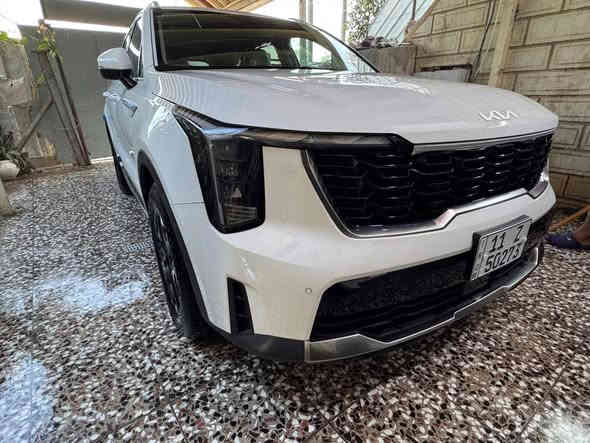 🌹جمعة مباركة عليكم جميعاً🌹 للبيع كيا سورنتو 2025زيرو مكفولة كفالة عامة من كلشي بعدها ب نايلون الشركة
مرقم بغداد بأسمي دولي 
ماشيه 4000 فقط  
لون ابيض
المواصفات
محرك 4سلندر
مري شفط 
لد خلفي بردات اصليه 
حساسات اماميه وخلفيه 
جنطة كهرباء 
تشغيل عن بعد 
شاشه دجيتال متصله 
لايت زينون   
لد نهاري   
كشنات كهرباء  السايق والصدر 

7راكب ٣قطع تبريد 
اوتو هولد. 
هاند بريك بصمه 
گير ماوس اربع انظمه قياده
ثلاث قطع تبريد  
السعر( 28,800 $)وبيها مجال بسيط
الاتصال  *********** وتساب متوفر او *********** اخوكم ابو ياسر بغداد
