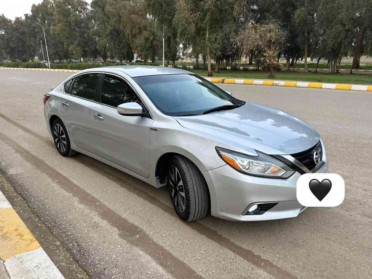 السلام عليكم .. 
التما 2018 للبيع sl فول عدة فتحة سقف السيارة جديدة خير من الله كير محرك شرط الفحص ضرر السياره مثل ما موضح بصوره جاملغ امامي وخلفي صبغ  سنوية رقم هزة جديدة بيها دفتر بانزين سعرها 126 بيها مجال للشراي مكاني كركوك ..*********** كركوك, العراق
