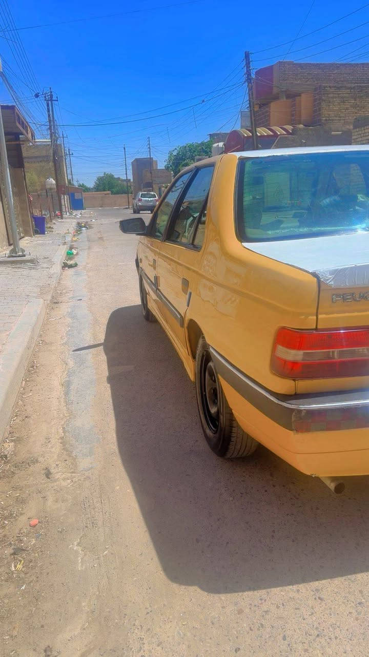 بيجو ٤٠٥ موديل ٢٠١٣ رقم نكليزي باسمي كامله مصفره هيه وغرمات باسمي تحويل ثاني يوم بيه جاملغ خلفي عل يمنه مصلح والقمراه بيه صدعات خفيفه سياره محرك وكير مكفول وخير من الله تخم تاير جديد وسبير سياره كامله رايده ٣٧ الاتصال على الرقم ***********
