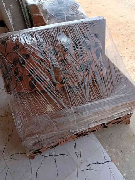 السلام عليكم تخم ديوان ملكي 5قطع سعر 250مكان بروانه ***********
