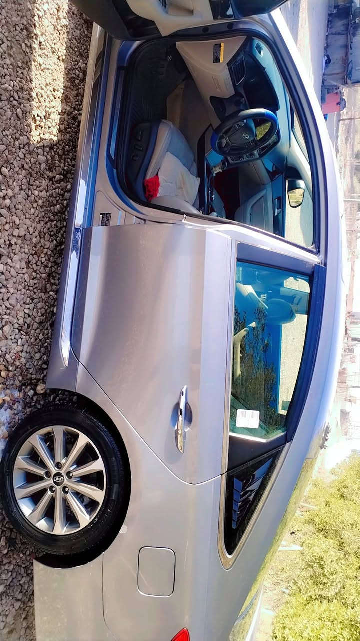 سلام عليكم  سوناته الفين 16 فوال واحد عل وحد المتد  حدثه اباب الخلفي بدل شركه شويه صبقات بل هلال خلفي ( مريكي  سياره كلش حلوه  سعر خاص ***********
