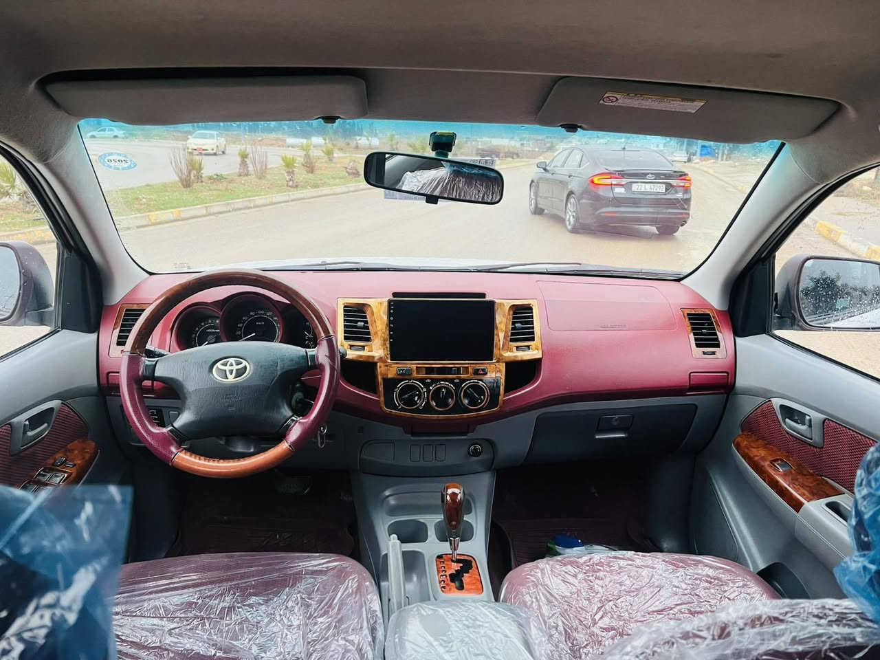 تویتا مەرزیە مودیل 2011 فول گیر تو ماتیک سعودی اسل دە بل ارباک ئاوینە کارە با حەساس شاشە و کامیرا ئاوینە ئیشارەت لایت بەرزو نزم ناوسور قولا بگیرو مە کینەی نە کراوەتەوە بەشەرتی دەفیتەر تە نها ١٨٠ رویشتوە سەیارەکە بی بویاخە توندوو تولی بە شەرت تەقەو وەرەقە بشکینە سە نەوی نوییە بە ناو خو مە*********** هيمن نيه سه يا ره كه تيل بو خاوه نيبكه كويسينجاك, أربيل
