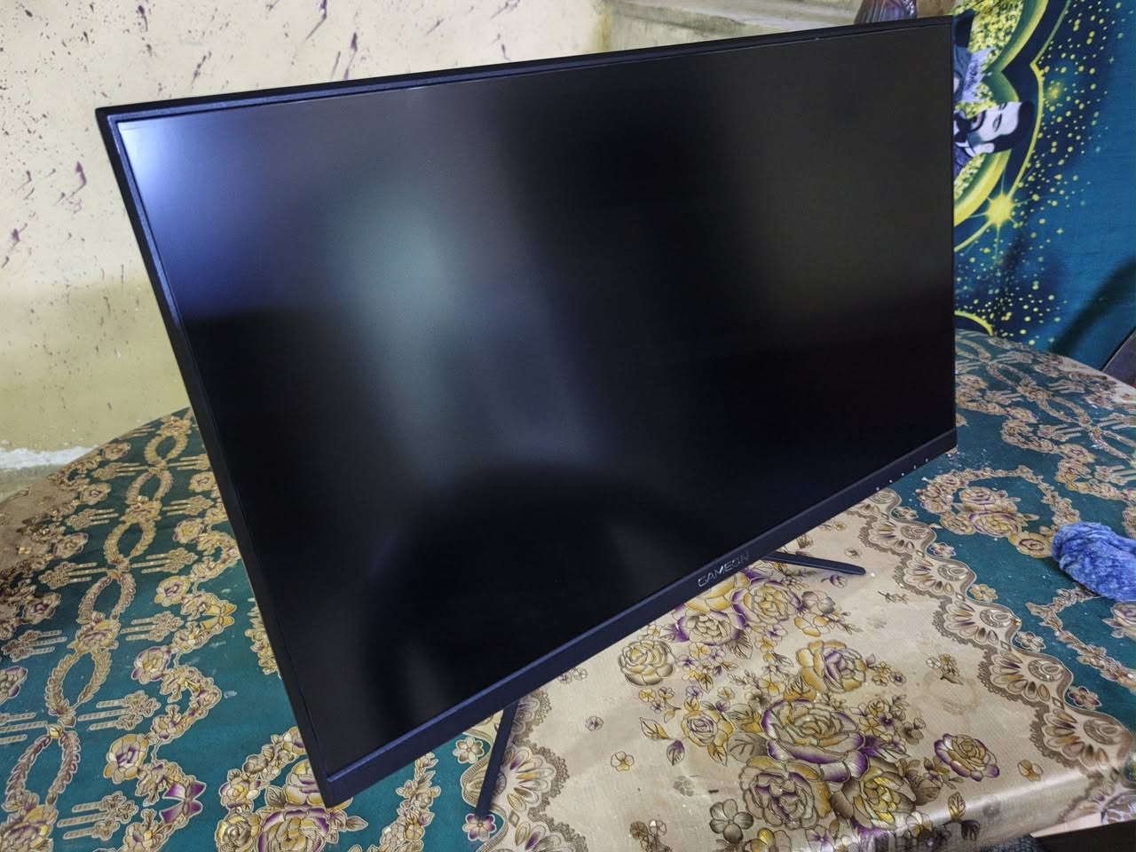 شاشه كيم وان 
حجم 27
2k
ips
165 هرتز
hdr 
جي سينك 
بيه اناره  ار جي بي من الخلف
بيه سبيكرات  داخليه 
شاشه اخت الجديده
السعر 200 الف قفل
مكان بغداد
توصيل محافظات ماعندي للاسف
***********
