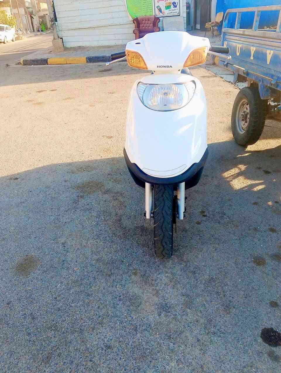 سلام عليكم دراجه سبيسي للبيع ياباني بلادي كفره ابل ختم درجه حلوه ونضيف كهربائيه شغاله  كيلو متر شغاله طوافه شغاله دراجه مابيه اي نقص
مكاني داموك السعر 600 وبيه مجال ***********
