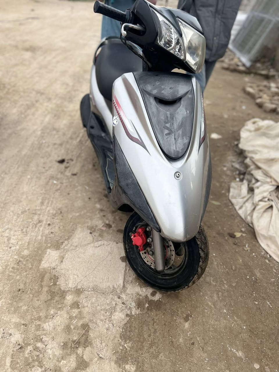 السلام عليكم
للبيع دراجه بريز مثل ماموضح بالصور
نضافه فول وكفاله عامه
مكاني بغداد الزعفرانيه
800 وبيهه مجال حك الجيه

تواصل اتصال أو واتساب ***********
