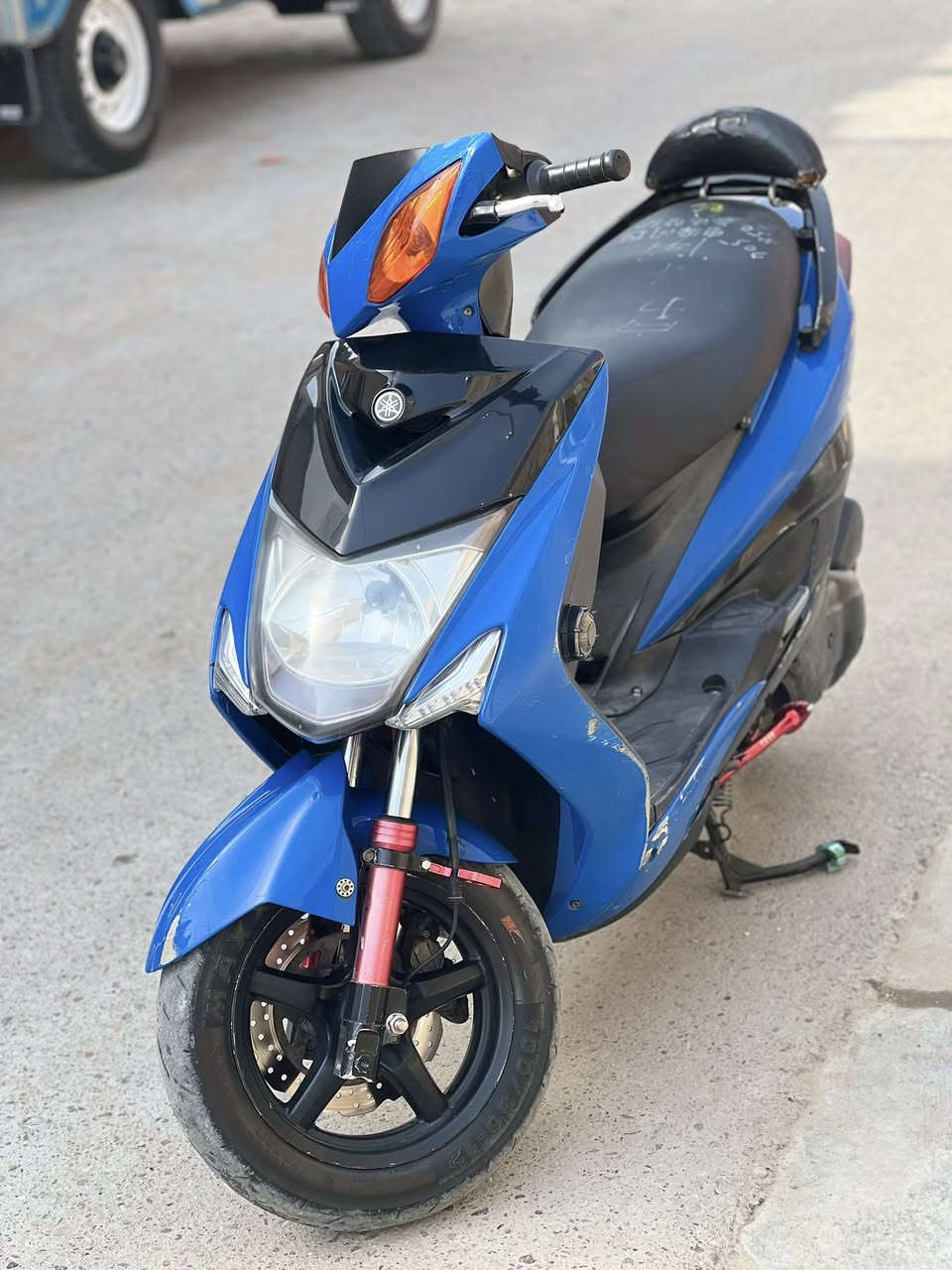 سلام عليكم دراجه سكنس للبيع ما صاله شهرين من نازله من ربه دراجه مكفوله كفاله عامه لبكان بغداد وهاذه رقمي ***********
