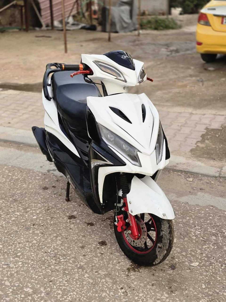 السلام عليكم دراجه سكنس البيع الدراجه ما ناقصه شي الدراجه ما مفتوحه كهربائيات شغاله سلف نكره الاستفسار عل الرقم ***********
