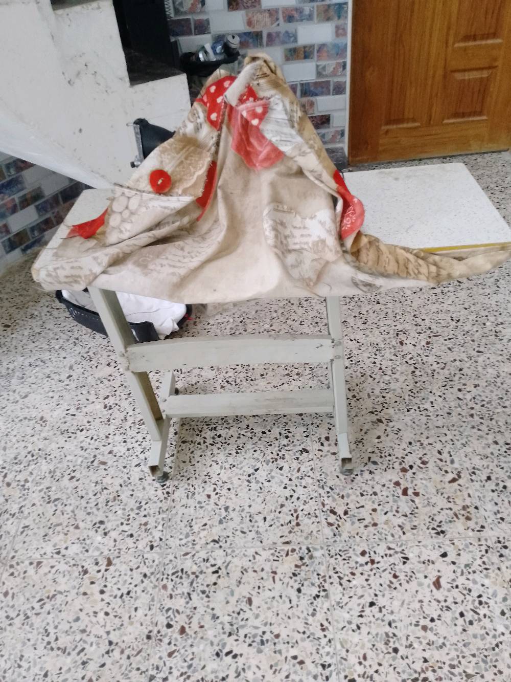 العنوان بغداد الشعب يم سيطرت الشعب القديمه 
نهايته ٥٠ شغاله بس عوزه ماطور فقط هيه والميز كامله 