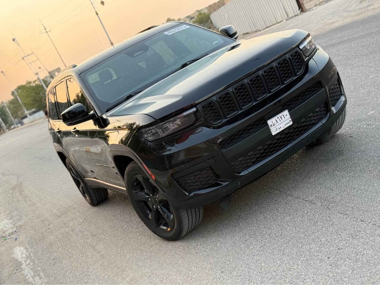 السلام عليكم
جيب كراند شيروكي 7 راكب بلاك توب موديل 2023 وارد امريكي حادثها مثل ما موضح بالصور وبيها جاملغ الامامي جهة السايق والباب بيهن كلير من امريكا شواصي والغود كفاله راديترات مال الشركة
مواصفات 
بصمة تشغيل وابواب
شاشة كبيرة 10.1 انچ 
نظام الخرائط GPS
لوحة القيادة دجتال بقياس 12 انچ
كامرا خلفية دواره 
رادار امامي مانع تصادم 
رادار خلفي + حساسات خلفيه
تحذير النقطة العمياء
تحذير الخروج عن المسار
كشنات جلد + مخمل
كشنات VIP منفصل 7 راكب
تدفئة بالكشنات
تدفئة ستيرن
كير شفتات بالستيرن
شاحن موبايل لاسلكي
تشغيل عن بعد
فور ويل 4X4
باب الصندوك كهرباء 
نظام تشغيل وإطفاء ذاتي
ملاحظة ( السيارة بدون لوحات مروريه منفيست بأسمي) السعر 265 بيع او مراوس حسب القناعة 
*********** بغداد, العراق
