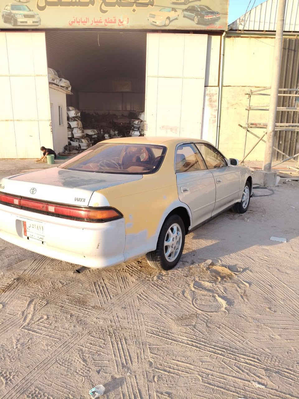 سلام عليكم سياره مارك نفخ مديل 2000 مكينه وكير  خير من الله حداديه 100/100
غرفتها جديد ليت زنون تبريد بس غاز عوزه   كهربائي كل شغاله كفاله كص ونغل وضربه    راعي مامتواصل وياي ابيع هل موجود.                    سعرها 27 وبيها مجال مكاني بصره الشعيبة ***********
