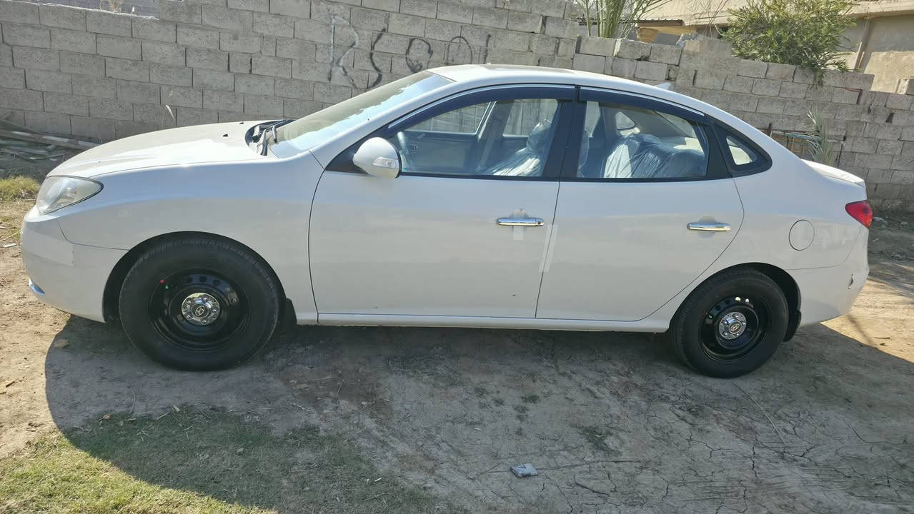 #الانترة 2010 بغداد الرقم الجديد تحويل مباشر
مكينة2000دوش وفتحة السيارة مكفولة فقط قبق جنطة صبغ 
جديدة بمعنة الكلمة داخل وخارج وهاي شوفة عينكم 
سعرها 120 بيها مجال حك الجية 
مكاني المحمودية مقابيل نادي المحمودية الرياضي 
*********** او  ***********
