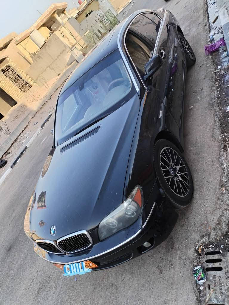 السلام عليكم  بي ام دبليو 750 Liشرط اعله فئه  (ادوات) فووول مواصفات
#متؤم ارقام وسنويه وهزه شرط الحاسبه
#سياره كفاله عامه لا #كصه ولا ضربه 
وارد خليجي 
داخل جلد بيجي مطعم بصاجي 
شاشه مع كامره 
ثلاجه خلفيه
5 بيبان شفط
5 بردات
فتحه سقف 
جوبلس 
4 كشنات كهرباء
تدفئه بالمقاعد
سترين كهرباء 
جام اوتو 
مكينه و كير مكفولات
تخم تاير جديد
حداده جديده
السياره خير من الله و احلا من الصور 
و السياره جديده بمعنى الكلمه 
#المكان البصره 
#السعر 75 ورقه 
#رقم الهاتف ***********
