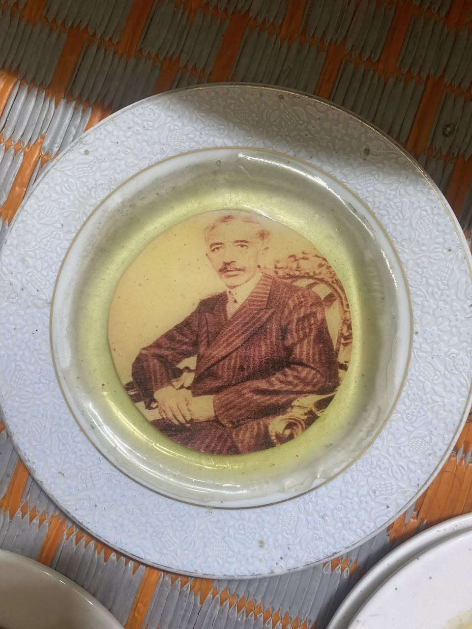 انتيكات
صحون وصور مصريه عدد 25 صوره كل صوره تحمل شهاده كذالك توقيع الفنان على ورق بردي أصلي 100‎%‎ للبيع تواصل خاص


**إذا كنت صاحب هذا الإعلان وتريد حذفه لأي سبب، رجاءا أرسل رسالة إلى الدعم الفني**