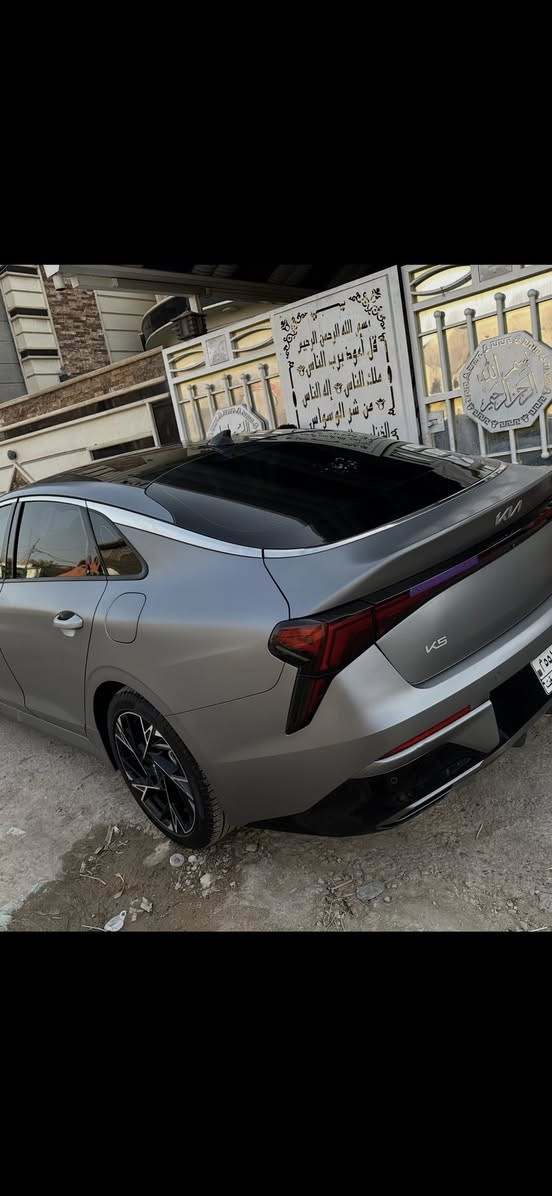 كي فايف للبيع موديل 2025ماشيه 8جديده حادثهاشويه بل بنيد فول موصفات السياره بسمي اني مستوردهاجديده جاهزه محرك 2500السعر200وبيهامجال السياره بدون رقم مكان السياره حله***********
