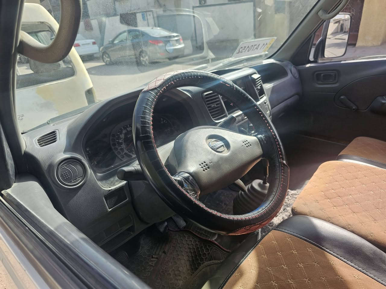 السلام عليكم فان للبيع موديل
2006 رقم بغداد دولي بسمي قبل سبوع حولتها تبريد شغال تخم تاير جديد حداديه
محرك كير مكفولات 
 جديده جاهزه من كلشي صبغ قطعتين 
مكاني بغداد العامريه 
*********** واتساب
