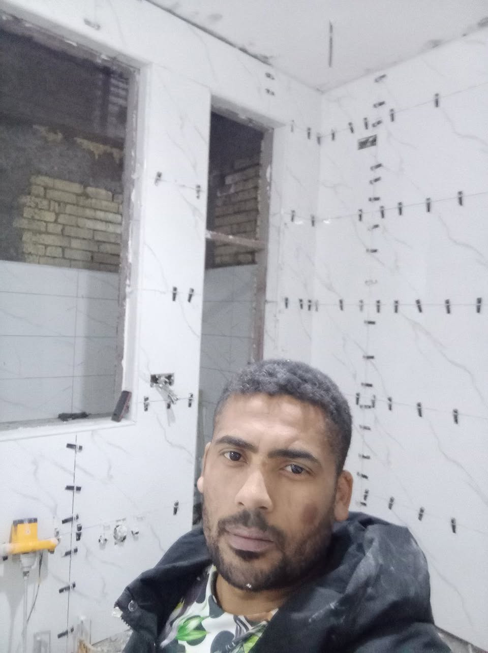 خلفه سيراميك ومرمر بورسلين جداري وراضيات ودارج رقم الهاتف التوصل وتساب *********** متفرغ
