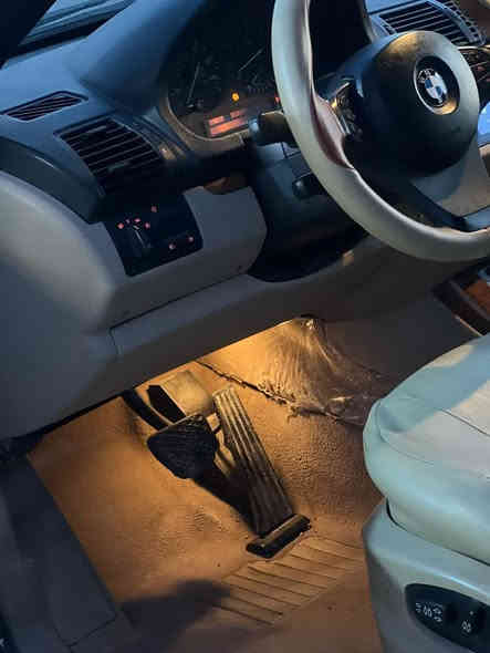 1/سياره X5موديل 2002 هزه جديده رقم باسمي تحويل مباشر مشروع وطني
2/سياره كير مكينه كفاله 44 دينمو هواء
3/تخم ويل كب 2007 حجم 20
4/تخم تاير جديد 
5/ سياره مصبوغه عام بدون ضربه للجماليه صارلها 8 اشهر 
6/غرفه جديده بطاين مع كشنات Mلون جوزي جدد بس كشن العبري بيه شك قليل سانتيمين فقط 
7/حداديه من الطول للطول جدد امامي خلفي جديد 
8/ كهربائيات شغاله الكل 
9/ABS اشتغل عندي صارله كم يوم احتمال رطوبه او حساس
10/سياره كلش حلوه ونظيفه 
11/نقصها تشوف ليش شتغل ABSمع البور يحتاج تبديل 
السعر 98 والشراي يتصل وصارت عليه اكثر من هذا السعر يشهد الله
سياره خير من الله لا عطل لا شي يشهد الله تجي تركبها وتكعد وتسكت وين ما تريد تطلع بيها اطلع
***********
***********
