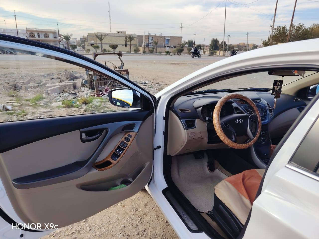 السلام عليكم النتره للبيع موديل 2014 خليجي محرك 1600 دوش بيه صبغ قطعتين بدون دواخل جاهزه م̷ـــِْن كلشي تخم تاير باتري تبريد تدفئه حداديه ڱڵـه جديد. رقم واسط بسمي تحويل ثاني يوم السعر 118 وبيه مجال للشراي (***********) ***********) مكان السياره الحي
