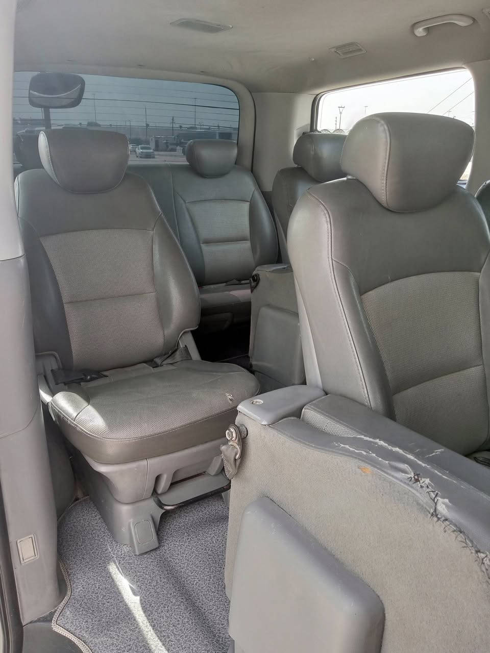 السلام عليكم
استاركس ٢٠٠٨ اصل اوتماتيك سياره مصبوغه حزام 
سنوية ل ٢٧ مصفرة هيىه وضريبة سيارة كفالة من الخياس كله ع بلاد 
السعر ١٣٠ 
المكان البصرة القرنه ، ***********
