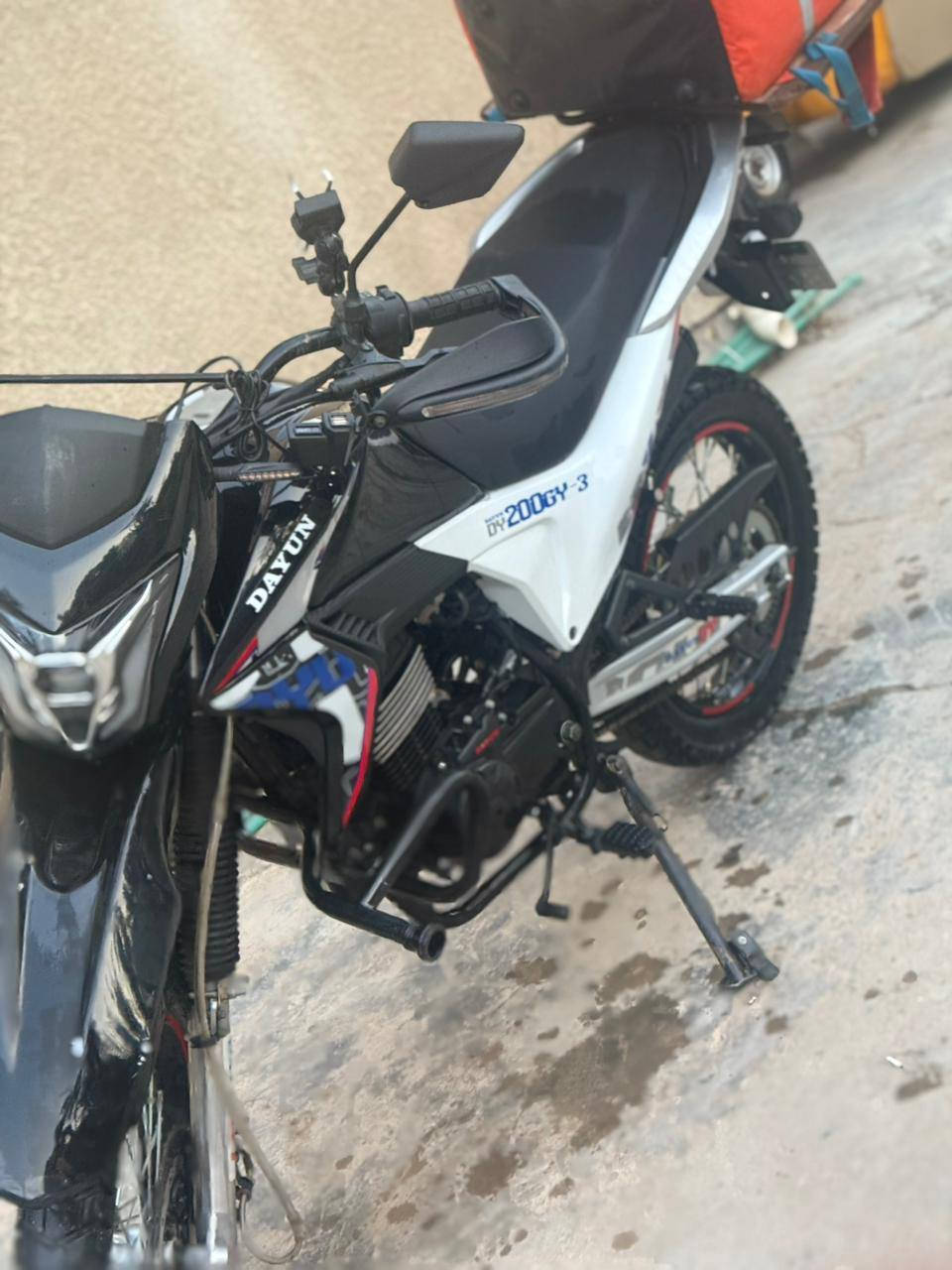 سلام عليكم دراجة دايوان جبلي  للبيع سعر ٢٦٠٠بيهة مجال للطيبين رقمي ***********
دراجة كفالة عامل من اي شي
