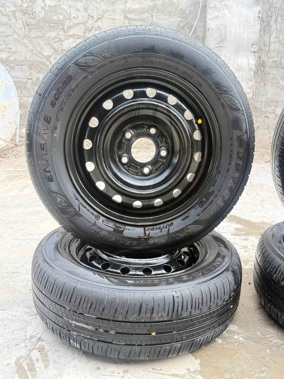 رنكات مع التايرات للبيع حجم 15 يرهمن النترا سيراتو قياسهن 195/65/15
نظاف السعر ٢٠٠ وبيهن مجال قليل
*********** البصرة, العراق
