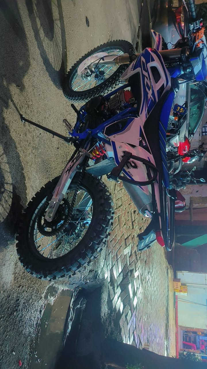 سلام عليكم 
للبيع 
CR-X
موديل 2025
مكينا 350cc
دراجه صفر كيلو متر جديده طك كارتون 
 شلعه معدل خير من الله 
دراجه أول ثاني ثالث تعليك 
سرعتها 200
دراجه حلوه وجديده 
بغداد الاعضميه 
ليحب يستفسر ***********
